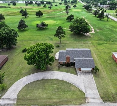 Welcome to 2018 Kelly Drive... a 3 bed, 2 bath brick home on Sulphur Hills Golf Course in Oklahoma - for sale on GolfHomes.com, golf home, golf lot