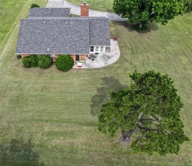Welcome to 2018 Kelly Drive... a 3 bed, 2 bath brick home on Sulphur Hills Golf Course in Oklahoma - for sale on GolfHomes.com, golf home, golf lot