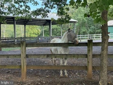 OPEN HOUSE 12 am - 2 pm on October 12, 2025. ***Welcome to this on Lake Of The Woods Golf Course in Virginia - for sale on GolfHomes.com, golf home, golf lot