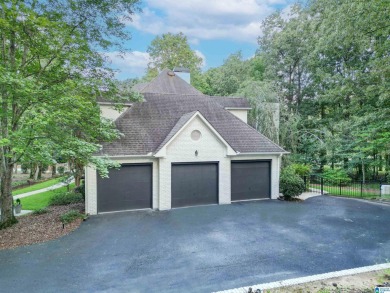 WELCOME TO 518 CASTLEBRIDGE LANE IN GREYSTONE FOUNDERS ON THE on Greystone Golf and Country Club-Founders Course in Alabama - for sale on GolfHomes.com, golf home, golf lot