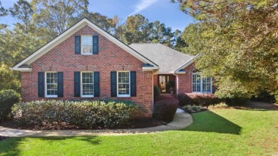 This elegant 3-bedroom/3 bath home plus Carolina Room & Bonus on Wachesaw Plantation Club in South Carolina - for sale on GolfHomes.com, golf home, golf lot