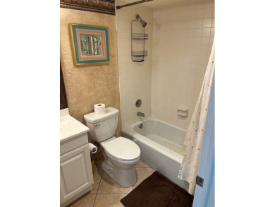 Beautiful 2 bedroom , 2.5 bath upper level townhouse with on  in Florida - for sale on GolfHomes.com, golf home, golf lot