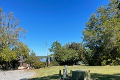 Come and see this nice interior lot in the desireable, lake on The Links At Stoney Point in South Carolina - for sale on GolfHomes.com, golf home, golf lot