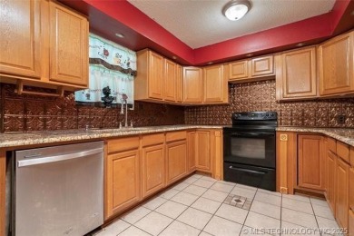 This beautiful 3-bedroom, 2-bathroom home is located in a on Falconhead Resort and Country Club in Oklahoma - for sale on GolfHomes.com, golf home, golf lot