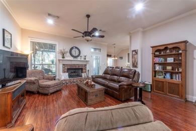 Beautiful home in The Pinnacle Golf Club for under $400,000.00! on Pinnacle Golf and Boat Club in Texas - for sale on GolfHomes.com, golf home, golf lot