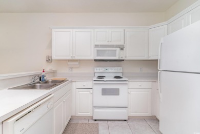 This is a fully-furnished, well-maintained, and sun-filled on  in South Carolina - for sale on GolfHomes.com, golf home, golf lot