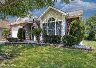 Fully renovated 2 bed, 2 bath home in the desirable Greenbriar on Greenbriar Woodlands in New Jersey - for sale on GolfHomes.com, golf home, golf lot