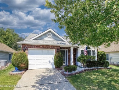 Fully renovated 2 bed, 2 bath home in the desirable Greenbriar on Greenbriar Woodlands in New Jersey - for sale on GolfHomes.com, golf home, golf lot