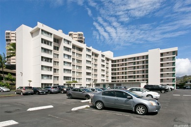 Spacious 1-bedroom unit located in the highly desirable on Honolulu Country Club in Hawaii - for sale on GolfHomes.com, golf home, golf lot