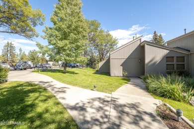 Beautifully updated single-level townhouse in the heart of on Continental Country Club in Arizona - for sale on GolfHomes.com, golf home, golf lot