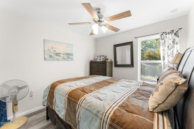 This is a bank approved Pre-Foreclosures Short Sale.  Seller on Sunny Hills Golf and Country Club in Florida - for sale on GolfHomes.com, golf home, golf lot