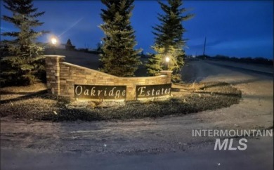 Build your custom dream home on over an acre of land at Oakridge on Purple Sage Golf Course in Idaho - for sale on GolfHomes.com, golf home, golf lot