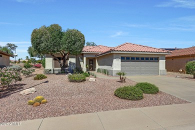 Wonderful furnished turnkey opportunity plus golf cart! This on Sun City Grand Golf Couse and Club in Arizona - for sale on GolfHomes.com, golf home, golf lot