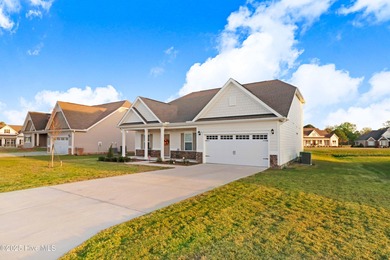 Welcome to this beautiful 3-bedroom , 2.5 bathroom home at Lane on Lane Tree Golf Course in North Carolina - for sale on GolfHomes.com, golf home, golf lot