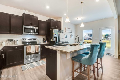 Welcome to this beautiful 3-bedroom , 2.5 bathroom home at Lane on Lane Tree Golf Course in North Carolina - for sale on GolfHomes.com, golf home, golf lot