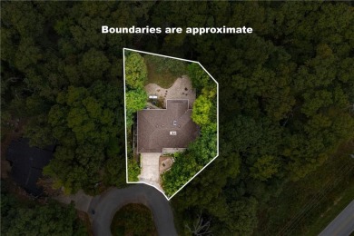 Don't miss this beautifully remodeled 4-bedroom, 3-bath home on Bella Vista Country Club - Berksdale in Arkansas - for sale on GolfHomes.com, golf home, golf lot
