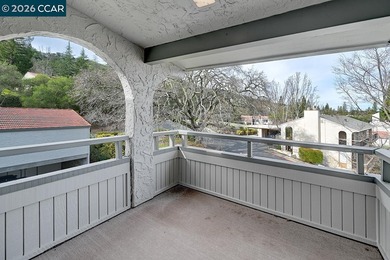 Welcome to the rare Villa Casita condo with a corner penthouse on Rossmoor Golf Course in California - for sale on GolfHomes.com, golf home, golf lot