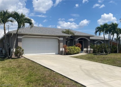 A great example of a nice, 3 bedroom, 2 bath, den/office, pool on Palmetto-Pine Country Club in Florida - for sale on GolfHomes.com, golf home, golf lot