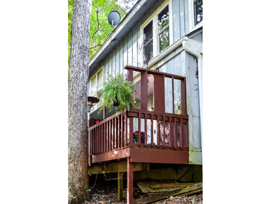 Updated Desoto Courts townhome...This 2 bedroom 1.5 bath beauty on DeSoto Golf Course in Arkansas - for sale on GolfHomes.com, golf home, golf lot