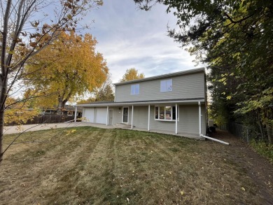 Welcome home to this beautifully maintained 2-story property in on Lee Park Golf Course in South Dakota - for sale on GolfHomes.com, golf home, golf lot