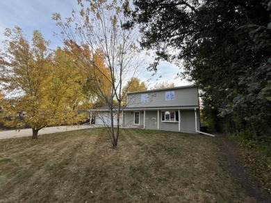 Welcome home to this beautifully maintained 2-story property in on Lee Park Golf Course in South Dakota - for sale on GolfHomes.com, golf home, golf lot