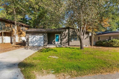 Welcome to this great 2 bedroom, 2 bath home in the on Glen Dornoch Waterway Golf Links in South Carolina - for sale on GolfHomes.com, golf home, golf lot