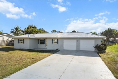 Completely remodeled and move-in ready, this beautiful river on Riverbend Golf and Country Club in Florida - for sale on GolfHomes.com, golf home, golf lot