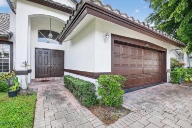 Beautifully renovated 3-bed, 2-bath home at 6060 Pitch Ln on Westchester Golf and Country Club in Florida - for sale on GolfHomes.com, golf home, golf lot