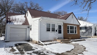 Dreaming of a home in the Highlands that's all your own? Now's on Highland Park Golf Course in Iowa - for sale on GolfHomes.com, golf home, golf lot