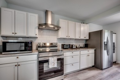 Move In Ready!  Completely renovated 2 bedroom, 2 bath home on Pine Lakes Country Club in South Carolina - for sale on GolfHomes.com, golf home, golf lot