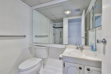 Huge price reduction - don't waste any time! Whether you are a on Kings Point Executive Golf Course in Florida - for sale on GolfHomes.com, golf home, golf lot