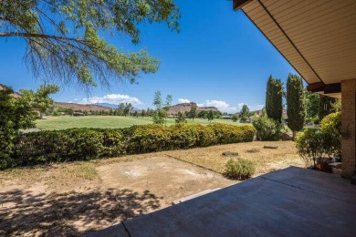 This home is move in ready with BRAND NEW carpet, paint on Bloomington Country Club in Utah - for sale on GolfHomes.com, golf home, golf lot