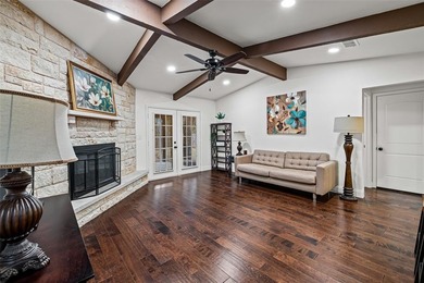 Stunning Updated Home in DeCordova Bend Estates Country Club on De Cordova Bend Country Club in Texas - for sale on GolfHomes.com, golf home, golf lot