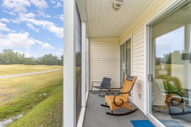 This beautiful  2 bed, 2 bath condo is the perfect blend of on River Oaks Golf Plantation  in South Carolina - for sale on GolfHomes.com, golf home, golf lot