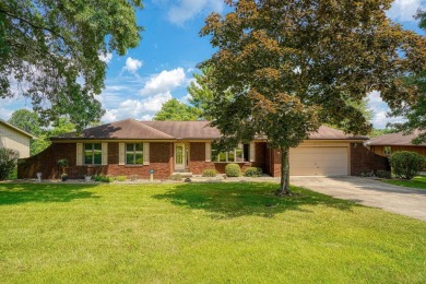 Fore! Welcome to 545 Aaron Avenue in Green Acres Subdivision on Fair Greens Country Club in Ohio - for sale on GolfHomes.com, golf home, golf lot