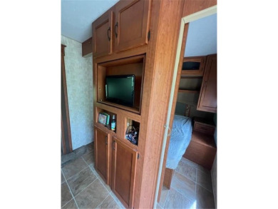 Rare opportunity in Voyager Village's Skylight Glen perpetual on Voyager Village Country Club - Voyager in Wisconsin - for sale on GolfHomes.com, golf home, golf lot