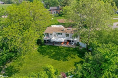 Luxuriously renovated mid-century modern home, open floor plan on Ottumwa Country Club in Iowa - for sale on GolfHomes.com, golf home, golf lot