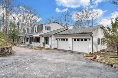 One-owner home located directly across from Hunting Hills on Hunting Hills Country Club in Virginia - for sale on GolfHomes.com, golf home, golf lot