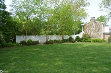 Luxuriously renovated mid-century modern home, open floor plan on Ottumwa Country Club in Iowa - for sale on GolfHomes.com, golf home, golf lot