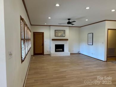Exciting Opportunity in Cowans Ford. Rare 1 level Full Brick on Cowans Ford Country Club in North Carolina - for sale on GolfHomes.com, golf home, golf lot