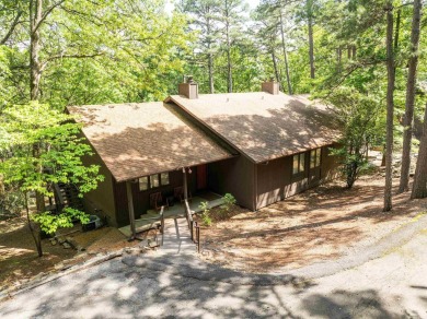 BEAUTIFUL EDEN ISLE CONDO, just a short walk to the RED APPLE on Red Apple Inn and Country Club in Arkansas - for sale on GolfHomes.com, golf home, golf lot