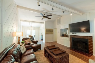 BEAUTIFUL EDEN ISLE CONDO, just a short walk to the RED APPLE on Red Apple Inn and Country Club in Arkansas - for sale on GolfHomes.com, golf home, golf lot