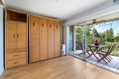 This Keauhou Akahi 2nd floor upgraded unit has beautiful views on Kona Country Club Golf Course in Hawaii - for sale on GolfHomes.com, golf home, golf lot