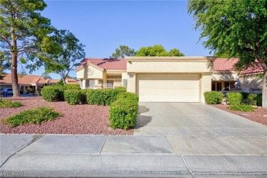 Beautifully maintained corner location 2-bedroom, 2-bath on Highland Falls Golf Club in Nevada - for sale on GolfHomes.com, golf home, golf lot