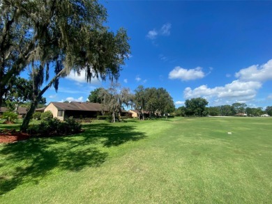 Spacious villa (single family) home, on established and on Golf Hammock Country Club in Florida - for sale on GolfHomes.com, golf home, golf lot