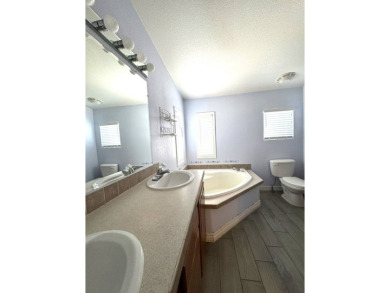 SELLER IS OFFERING 2 MONTHS FREE RENT INCENTIVE &1 YEAR HOME on Hemet West Mobile Estates in California - for sale on GolfHomes.com, golf home, golf lot