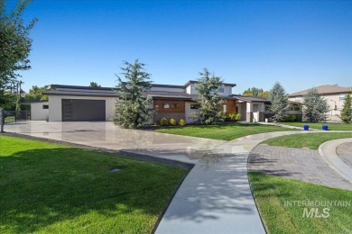 Here is an incredible opportunity to own this custom home on SpurWing Country Club in Idaho - for sale on GolfHomes.com, golf home, golf lot