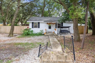 Welcome to 101 3rd St in Niceville--a charming, updated home in on Eglin Golf Course in Florida - for sale on GolfHomes.com, golf home, golf lot