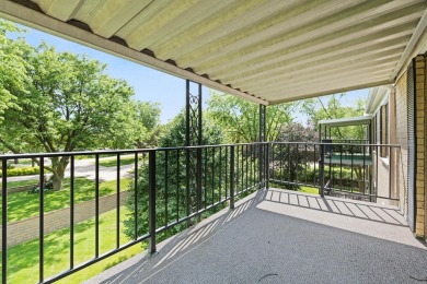 Welcome to this premiere condo unit for 55+ residents. With on Sunnyside Country Club in Iowa - for sale on GolfHomes.com, golf home, golf lot