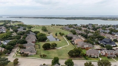 Elegantly updated home located on a spacious corner lot in the on Stewart Peninsula Golf Course in Texas - for sale on GolfHomes.com, golf home, golf lot